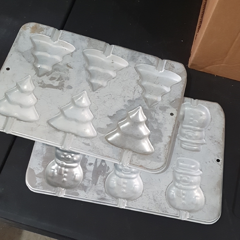 Vintage 90s Wilton Metal Christmas Tree and Snowman Cookie Molds Set Of 2
